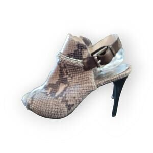 Michael Kors Peep toe snakeskin Heels pumps sandals size 7.5